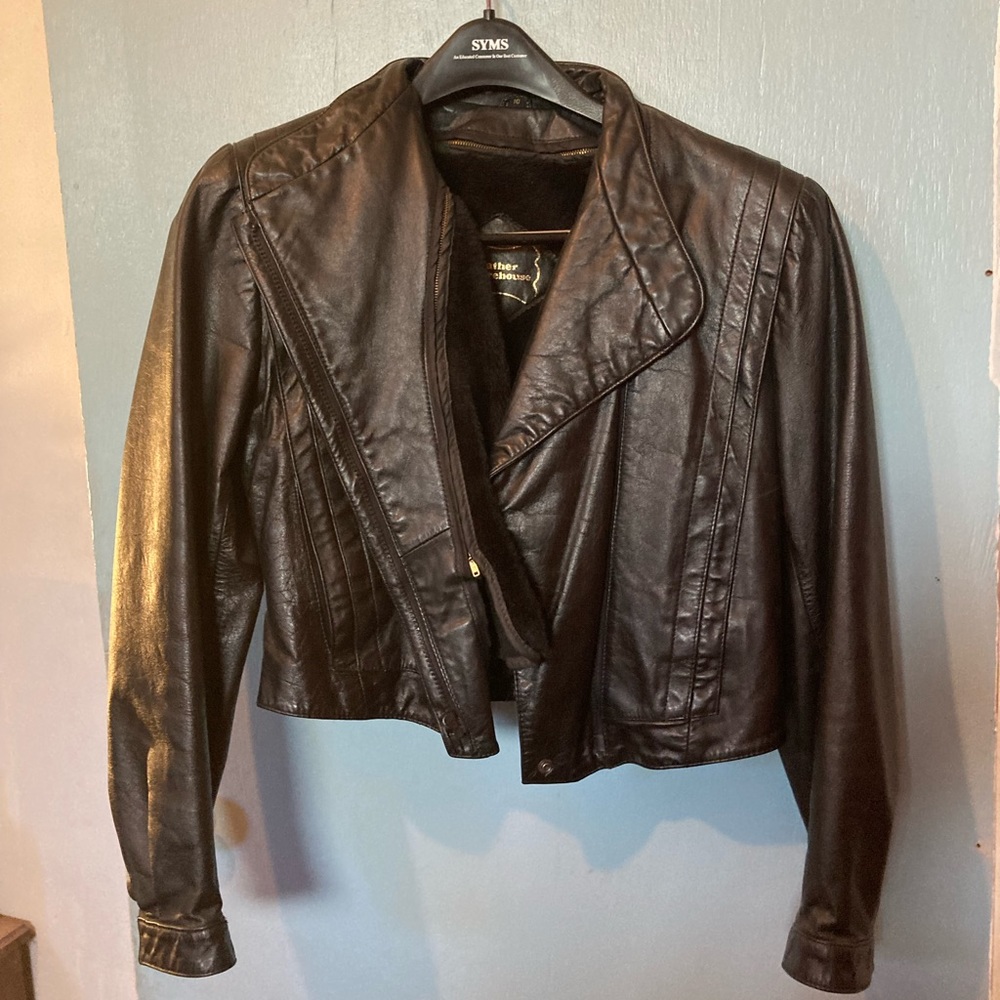 Vintage 80s Women’s Crop Leather Motorcycle Jacket